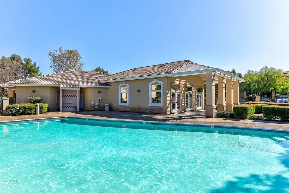 3 Bed 2 Bath Contemporary High-Rise Condo in Temecula, CA - 3
