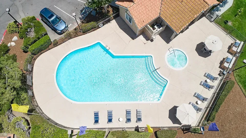 3 Bed 2 Bath Contemporary High-Rise Condo in Temecula, CA - 2