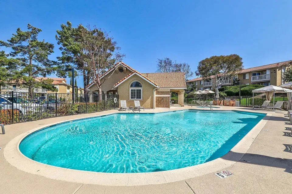 3 Bed 2 Bath Contemporary High-Rise Condo in Temecula, CA - 3