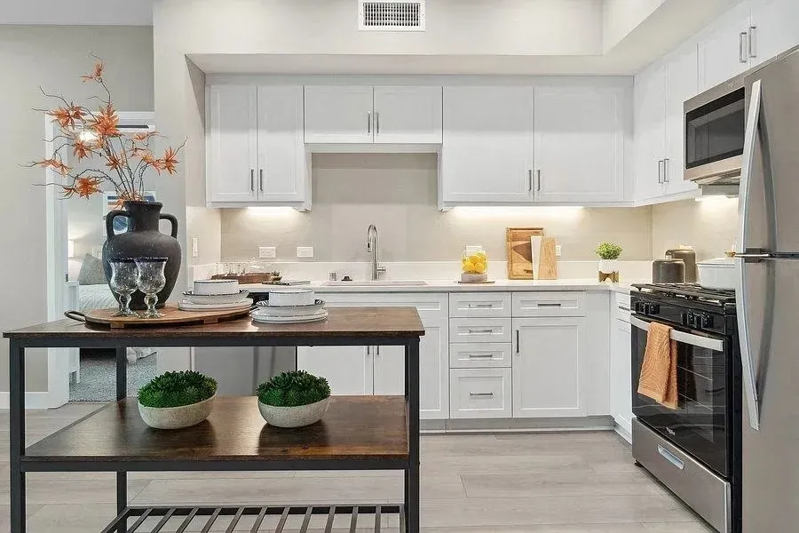3 Bed 2 Bath Contemporary High-Rise Condo in Temecula, CA - 2