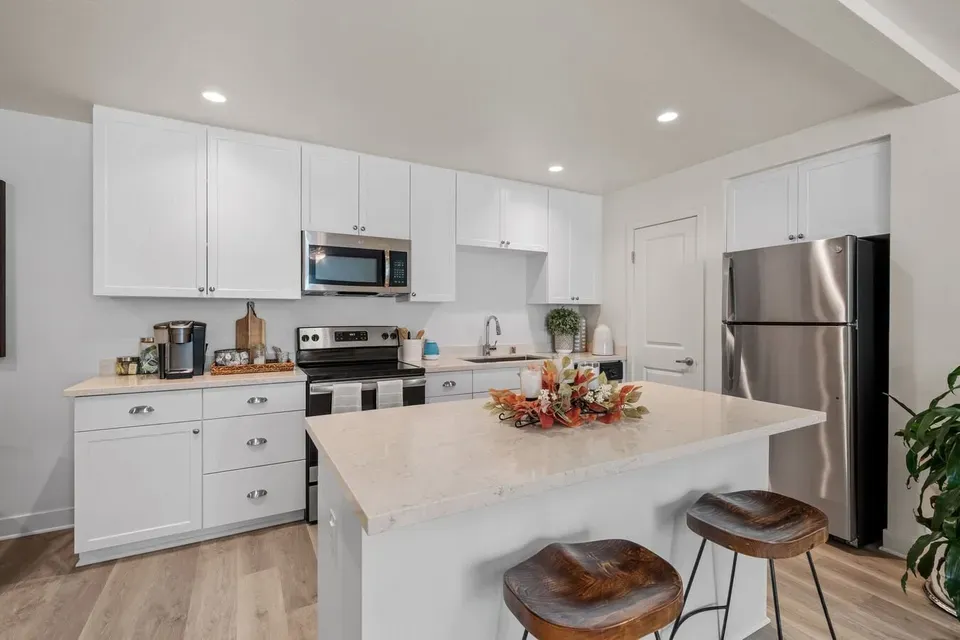 3 Bed 2 Bath Contemporary High-Rise Condo in Temecula, CA - 3