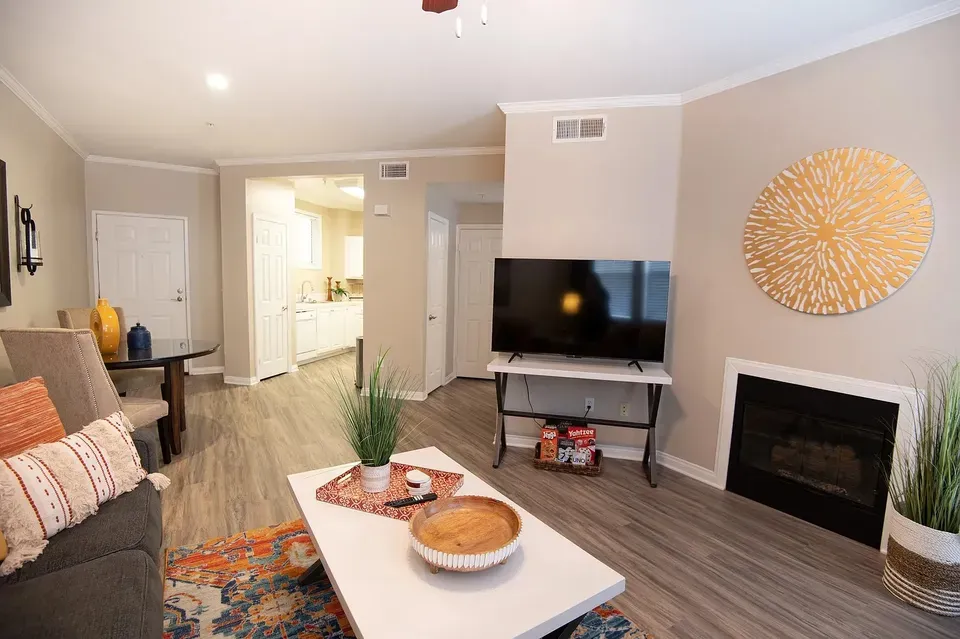 3 Bed 2 Bath Contemporary High-Rise Condo in Temecula, CA - 4