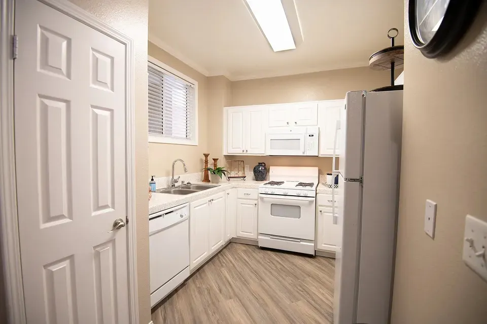 3 Bed 2 Bath Contemporary High-Rise Condo in Temecula, CA - 5