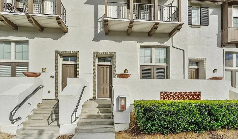 3 Bed 2 Bath Contemporary High-Rise Condo in Temecula, CA - 3