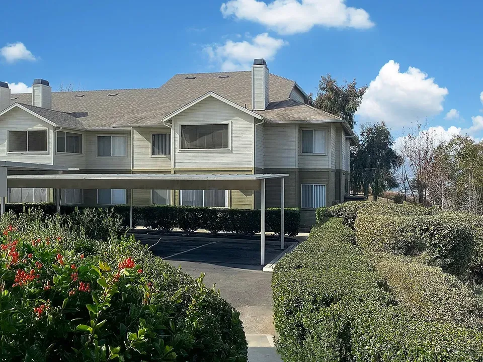 3 Bed 2 Bath Contemporary High-Rise Condo in Temecula, CA - 2