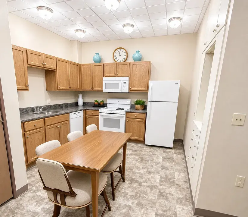 3 Bed 2 Bath Contemporary High-Rise Condo in Topeka, KS - 5