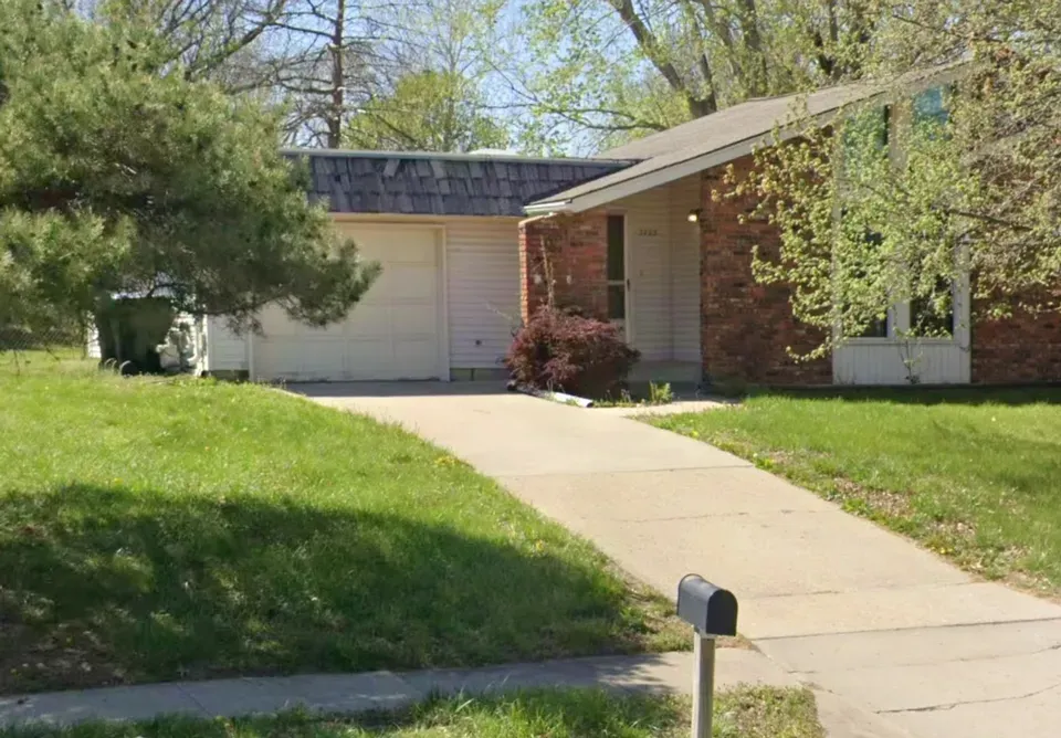 3 Bed 2 Bath Contemporary High-Rise Condo in Topeka, KS
