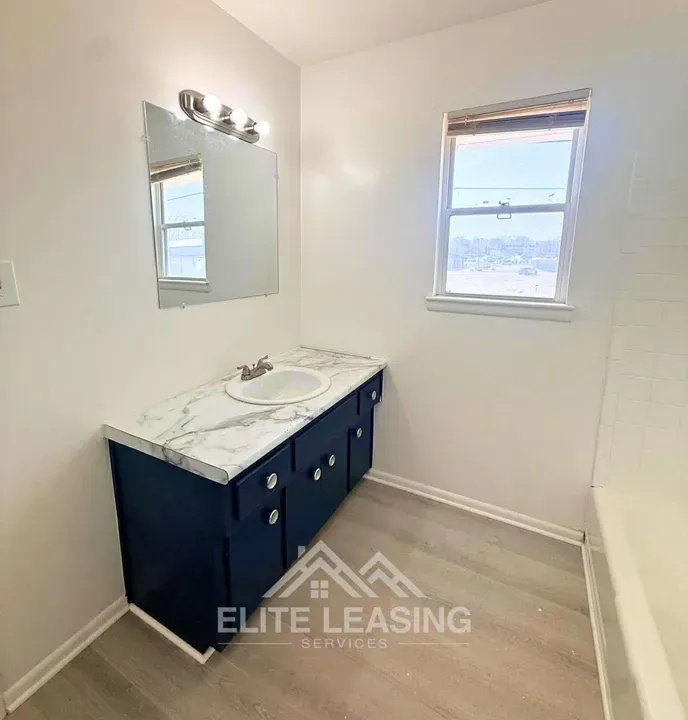 3 Bed 2 Bath Contemporary High-Rise Condo in Topeka, KS - 1