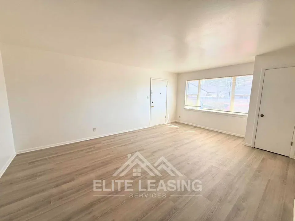3 Bed 2 Bath Contemporary High-Rise Condo in Topeka, KS - 4