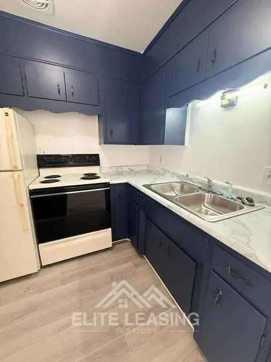3 Bed 2 Bath Contemporary High-Rise Condo in Topeka, KS - 5