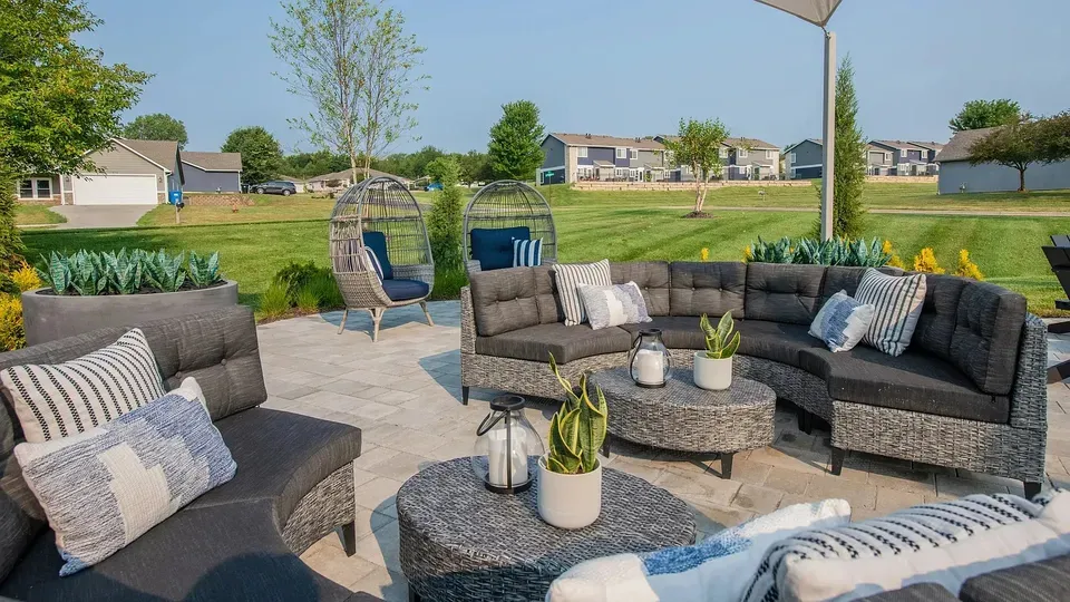 3 Bed 2 Bath Contemporary High-Rise Condo in Topeka, KS - 2