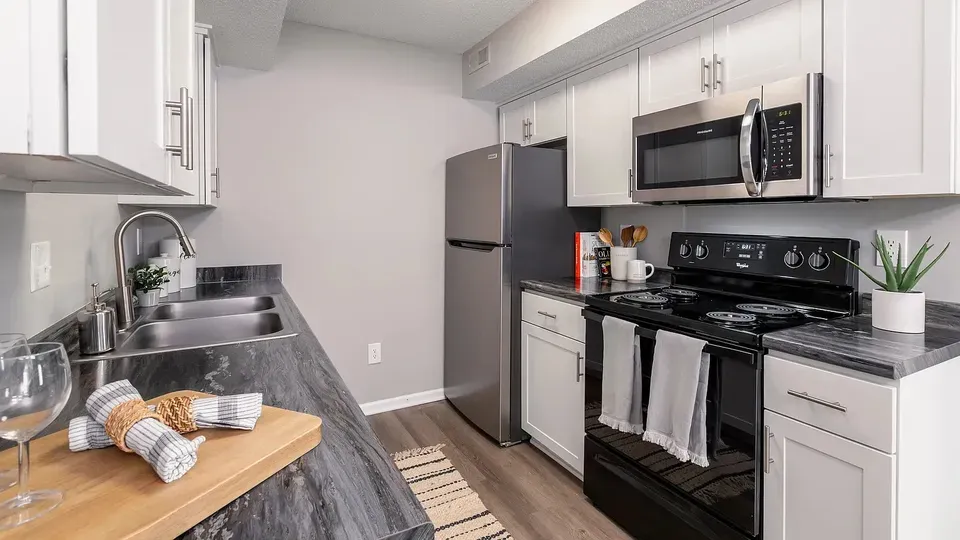 3 Bed 2 Bath Contemporary High-Rise Condo in Topeka, KS - 3