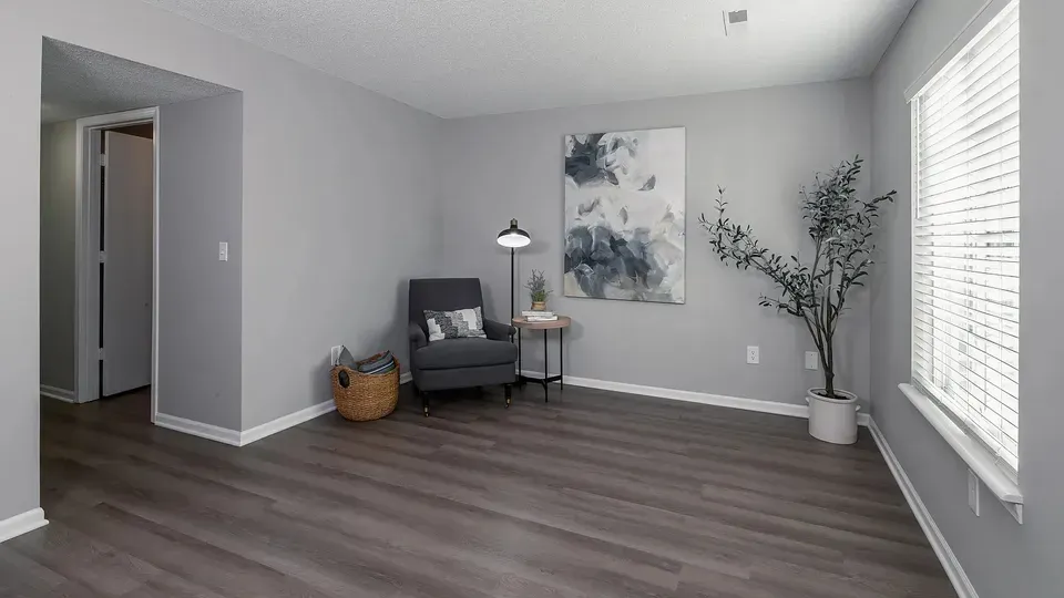 3 Bed 2 Bath Contemporary High-Rise Condo in Topeka, KS - 5