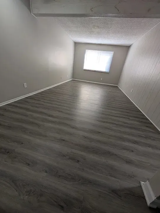 3 Bed 2 Bath Contemporary High-Rise Condo in Topeka, KS - 4