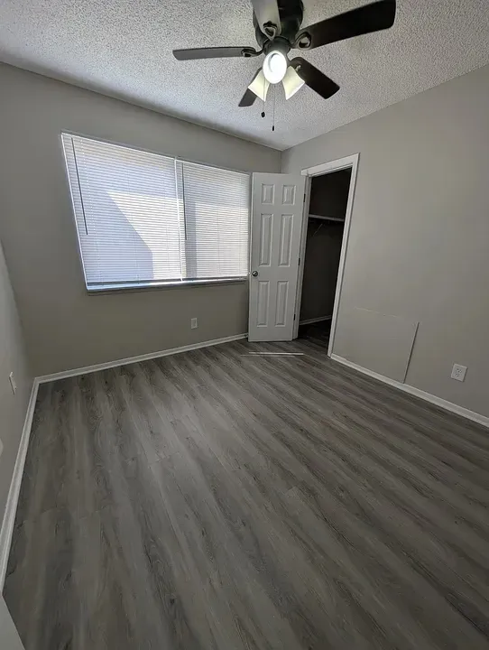 3 Bed 2 Bath Contemporary High-Rise Condo in Topeka, KS - 5