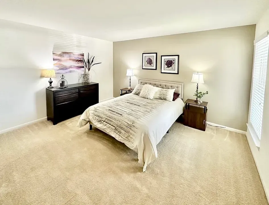 3 Bed 2 Bath Contemporary High-Rise Condo in Virginia Beach, VA - 4