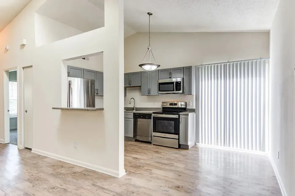 3 Bed 2 Bath Contemporary High-Rise Condo in Virginia Beach, VA - 2