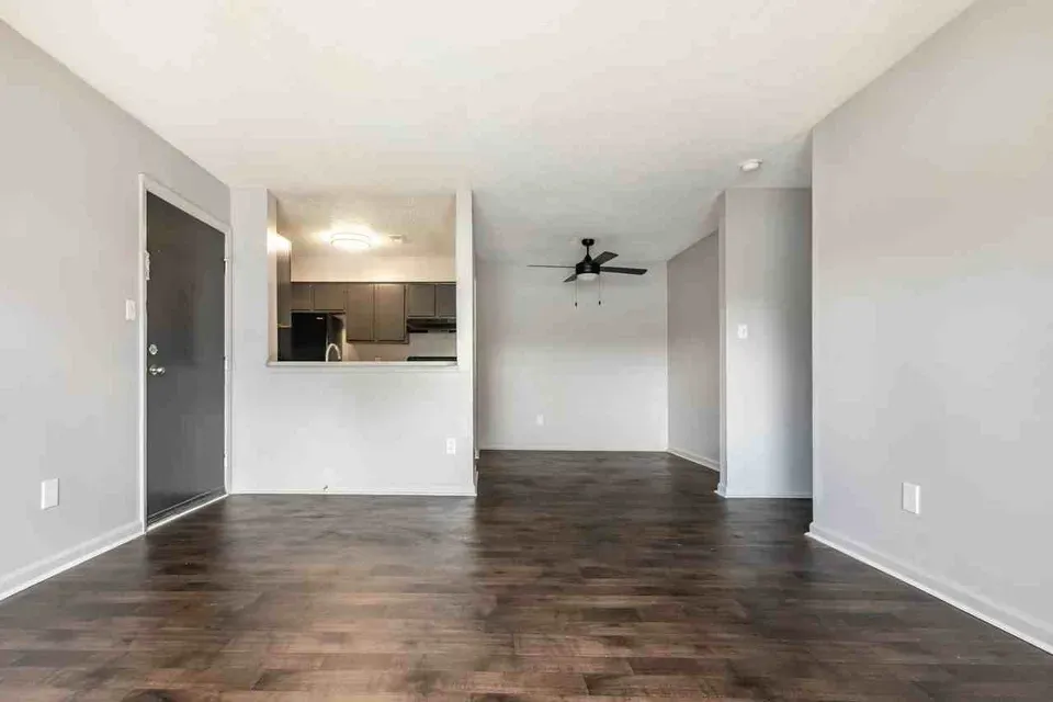 3 Bed 2 Bath Contemporary High-Rise Condo in Virginia Beach, VA - 3