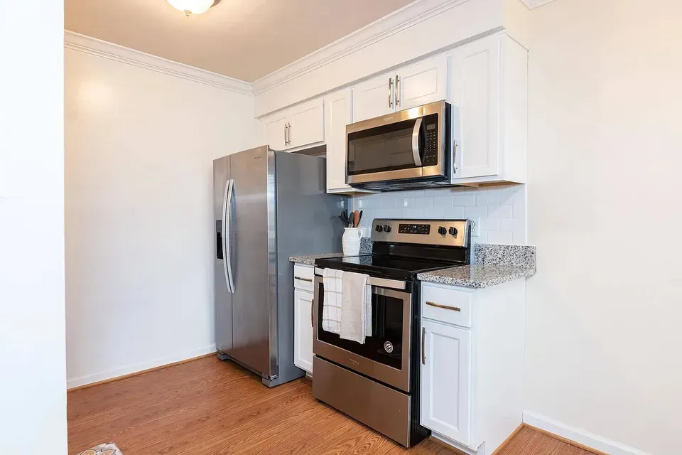 3 Bed 2 Bath Contemporary High-Rise Condo in Virginia Beach, VA - 1