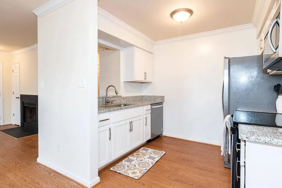 3 Bed 2 Bath Contemporary High-Rise Condo in Virginia Beach, VA - 2