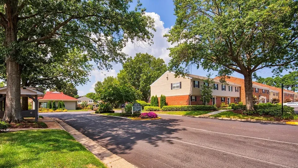 3 Bed 2 Bath Contemporary High-Rise Condo in Virginia Beach, VA - 1