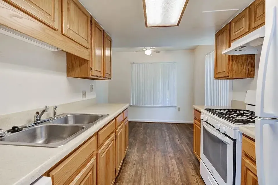 3 Bed 2 Bath Contemporary High-Rise Condo in Virginia Beach, VA - 4