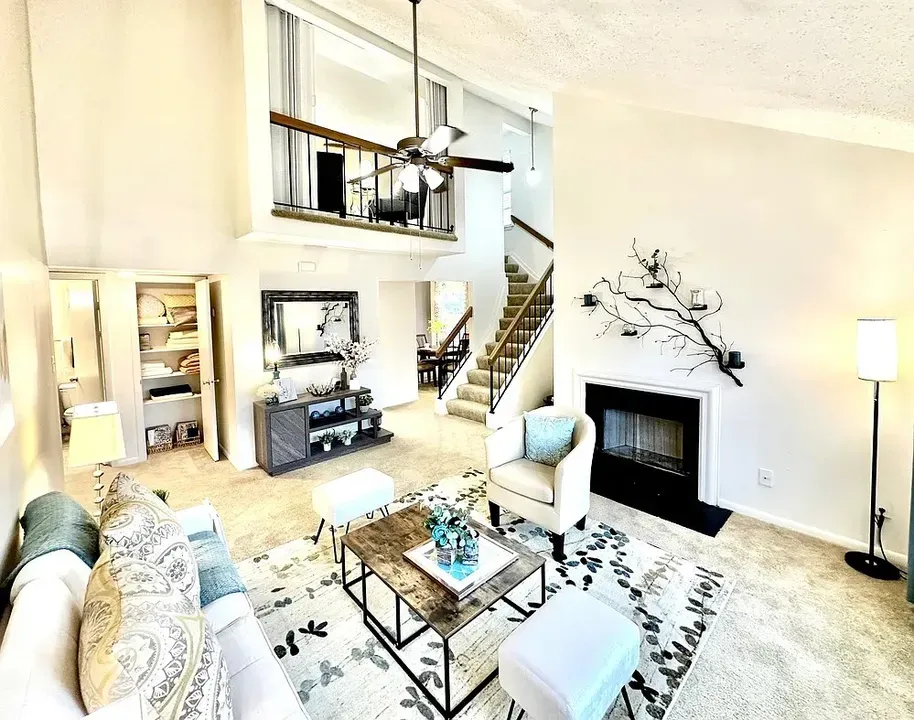 3 Bed 2 Bath Contemporary High-Rise Condo in Virginia Beach, VA - 2