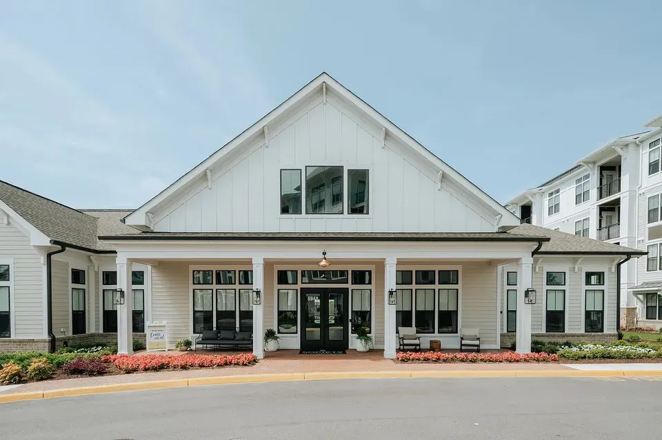 3 Bed 2 Bath Contemporary High-Rise Condo in Virginia Beach, VA - 4