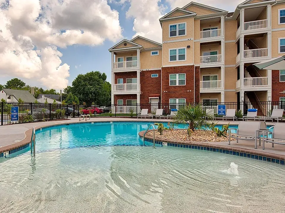 3 Bed 2 Bath Contemporary High-Rise Condo in Virginia Beach, VA - 2