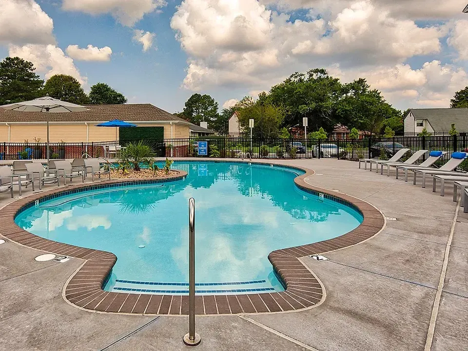 3 Bed 2 Bath Contemporary High-Rise Condo in Virginia Beach, VA - 3