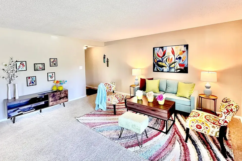 3 Bed 2 Bath Contemporary High-Rise Condo in Virginia Beach, VA - 1