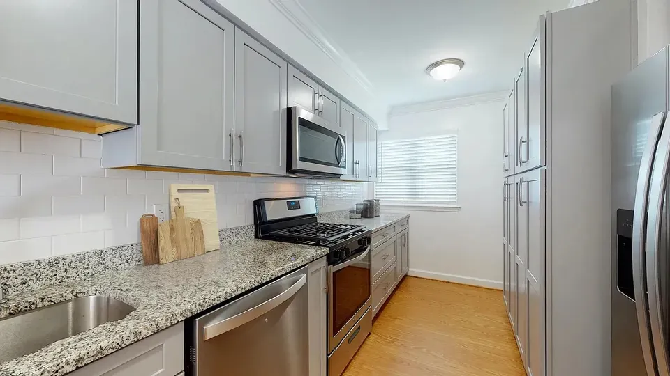 3 Bed 2 Bath Contemporary High-Rise Condo in Virginia Beach, VA - 2