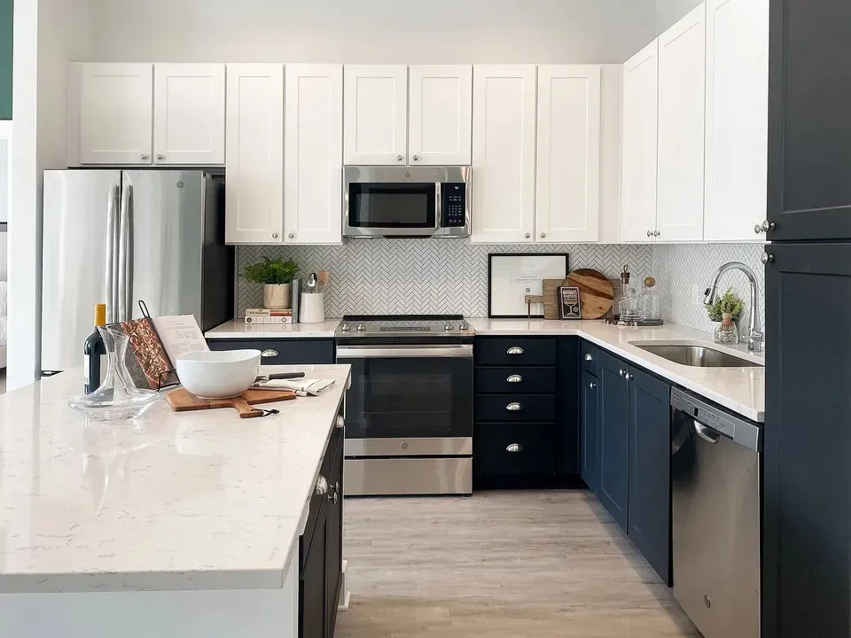 3 Bed 2 Bath Contemporary High-Rise Condo in Virginia Beach, VA - 2