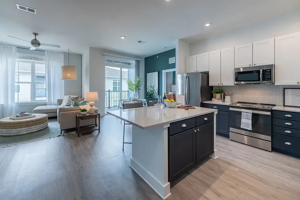 3 Bed 2 Bath Contemporary High-Rise Condo in Virginia Beach, VA - 5
