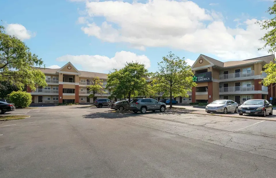 3 Bed 2 Bath Contemporary High-Rise Condo in Virginia Beach, VA - 3