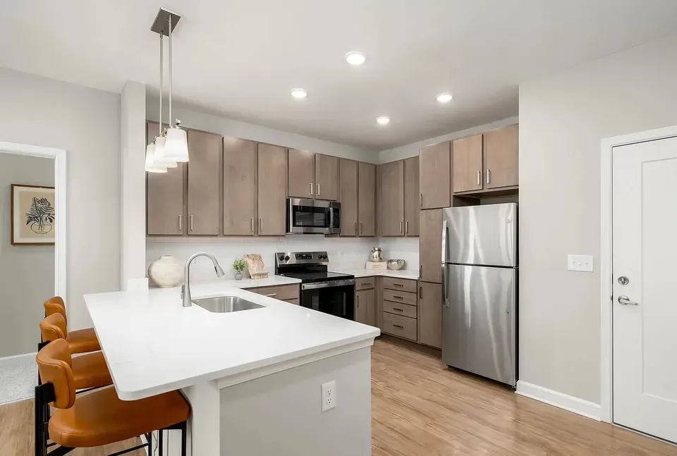 3 Bed 2 Bath Contemporary High-Rise Condo in Virginia Beach, VA - 5