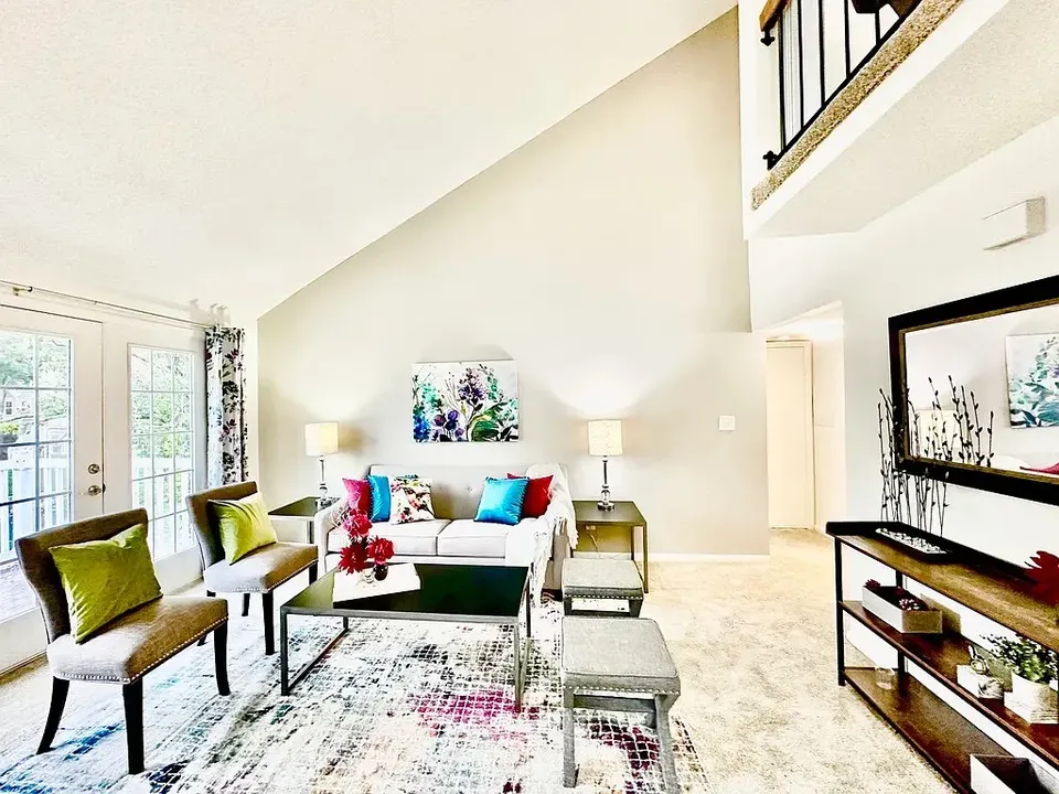 3 Bed 2 Bath Contemporary High-Rise Condo in Virginia Beach, VA - 4