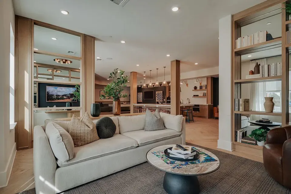 3 Bed 2 Bath Contemporary High-Rise Condo in Virginia Beach, VA - 5