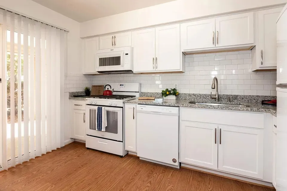 3 Bed 2 Bath Contemporary High-Rise Condo in Virginia Beach, VA - 1