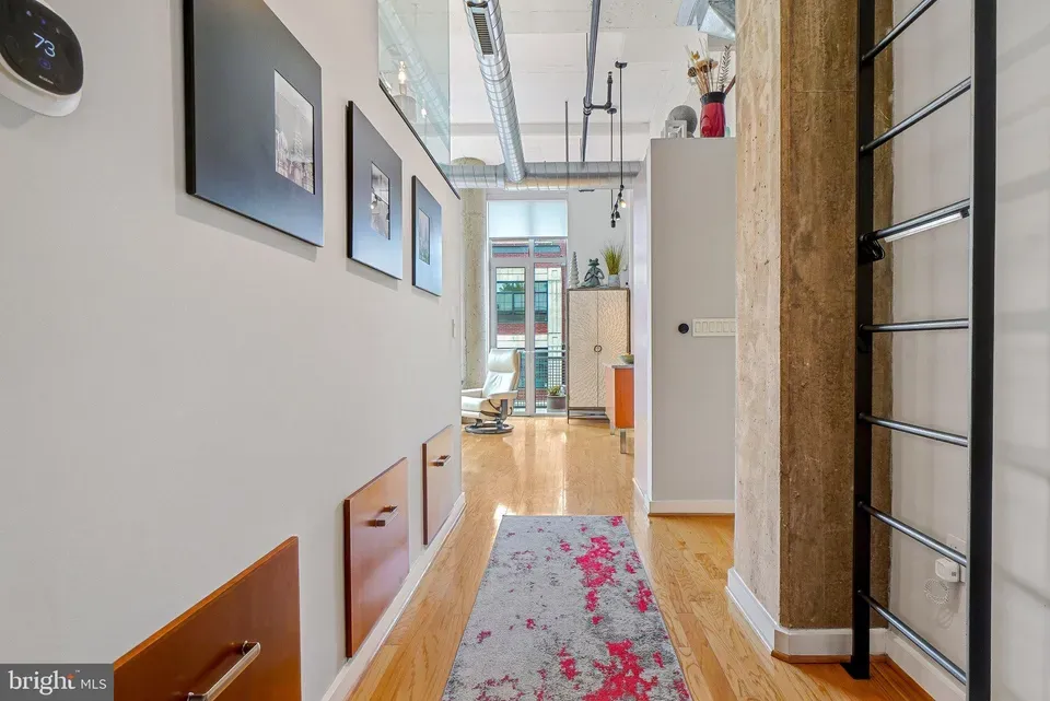 3 Bed 2 Bath Contemporary High-Rise Condo in Washington, DC - 4