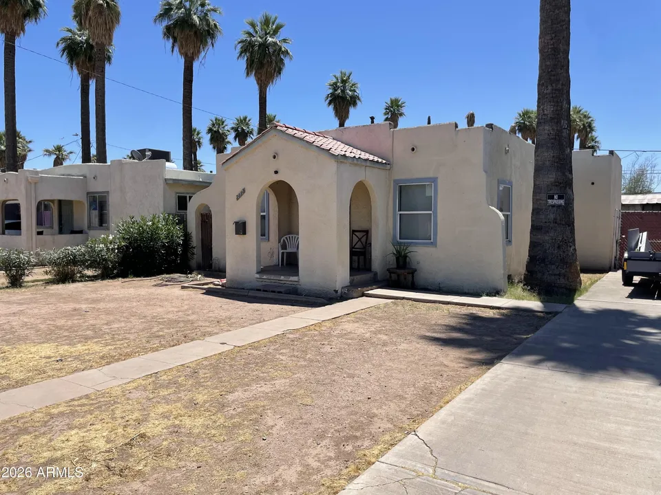 3 Bed 2 Bath Contemporary Modern in Phoenix, AZ