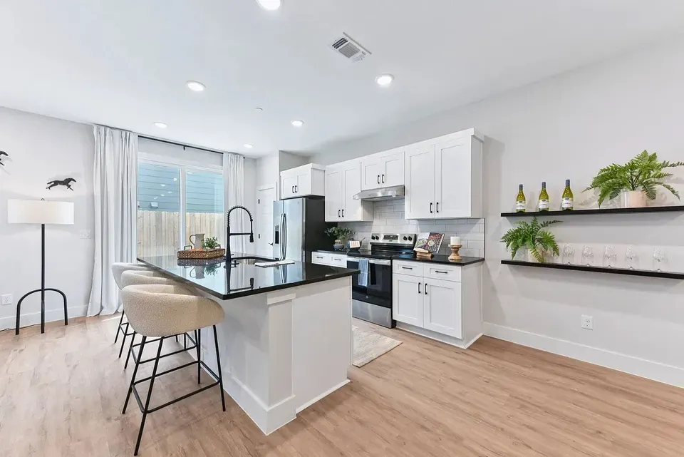 3 Bed 2 Bath Contemporary Multi-Level Townhome in Austin, TX - 4