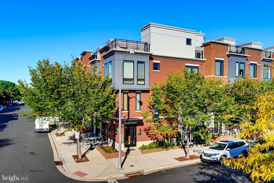 3 Bed 2 Bath Contemporary Multi-Level Townhome in Baltimore, MD