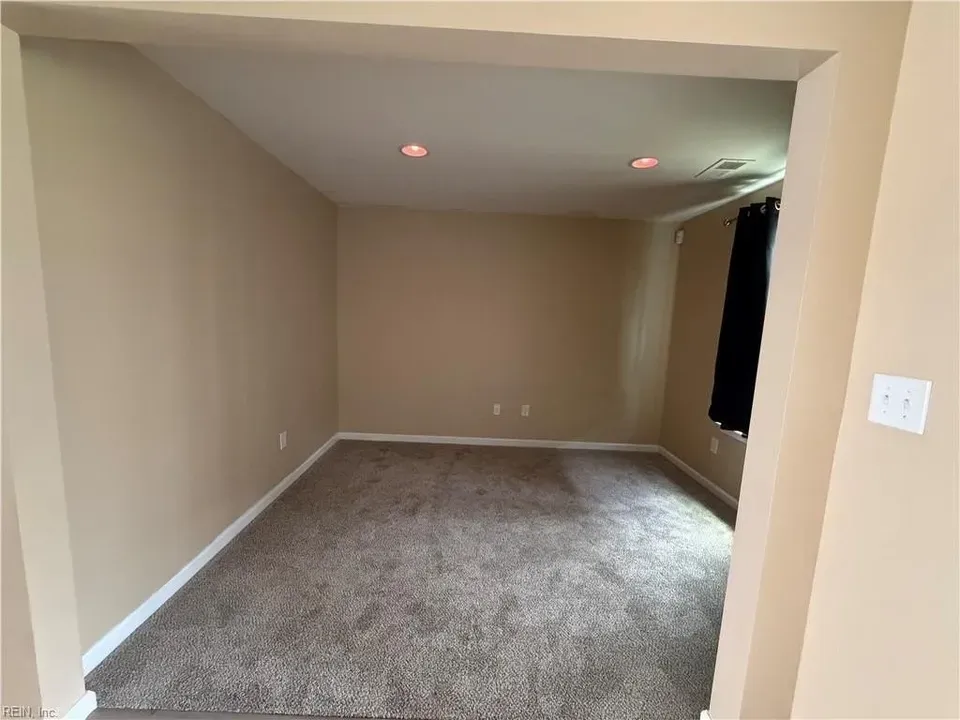 3 Bed 2 Bath Contemporary Multi-Level Townhome in Chesapeake, VA - 3