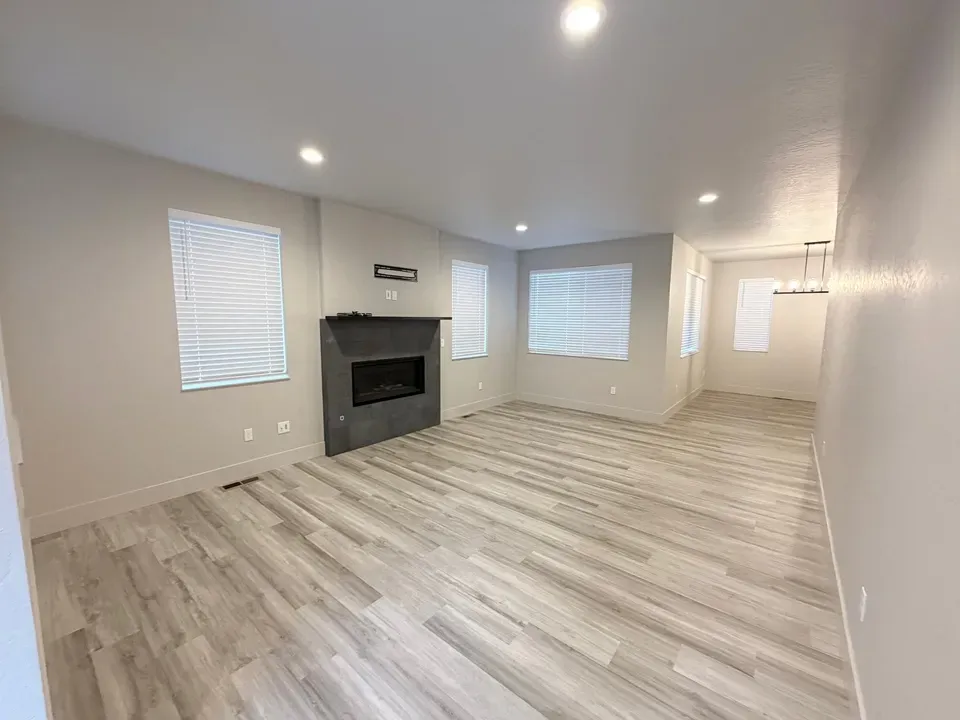 3 Bed 2 Bath Contemporary Multi-Level Townhome in Coeur d Alene, ID - 4
