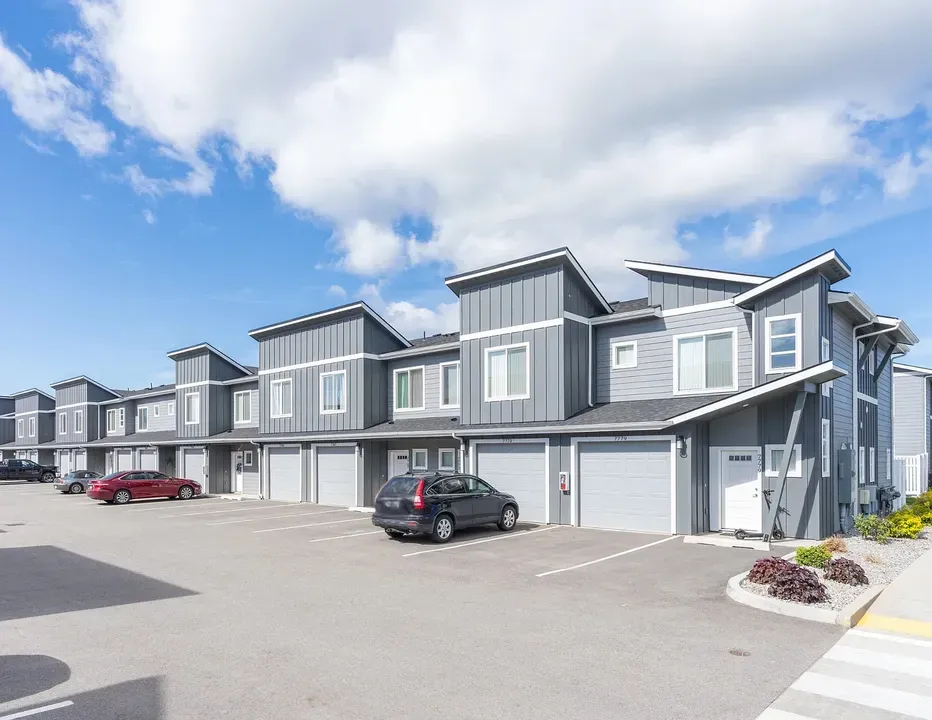 3 Bed 2 Bath Contemporary Multi-Level Townhome in Coeur d Alene, ID - 5