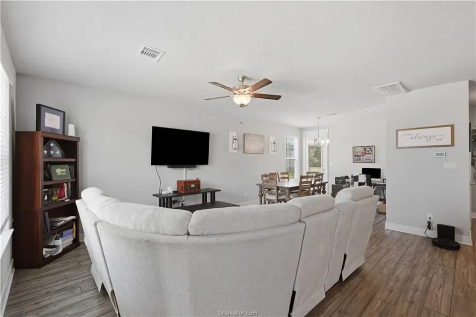 3 Bed 2 Bath Contemporary Multi-Level Townhome in College Station, TX - 4