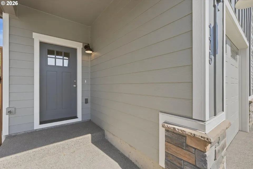 3 Bed 2 Bath Contemporary Multi-Level Townhome in Corvallis, OR - 2