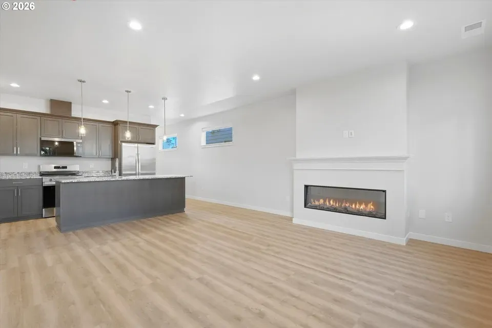 3 Bed 2 Bath Contemporary Multi-Level Townhome in Corvallis, OR - 4