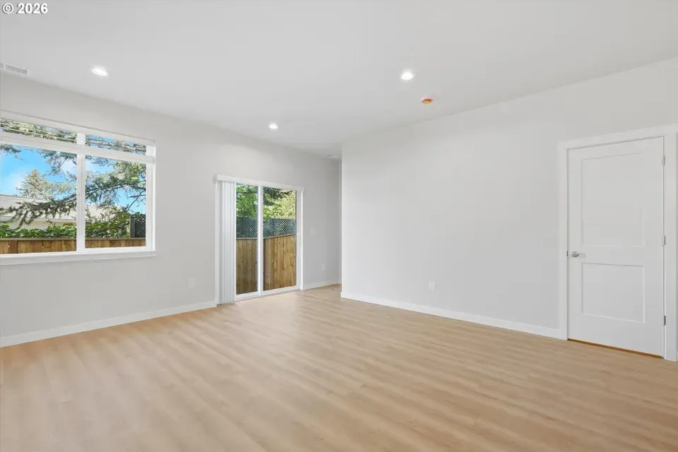3 Bed 2 Bath Contemporary Multi-Level Townhome in Corvallis, OR - 5
